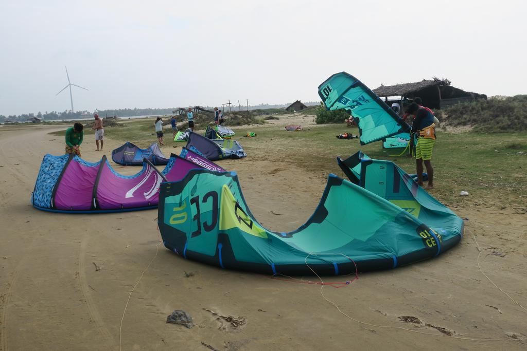 De Silva Wind Resort Kalpitiya - Kitesurfing School Sri Lanka Exterior photo
